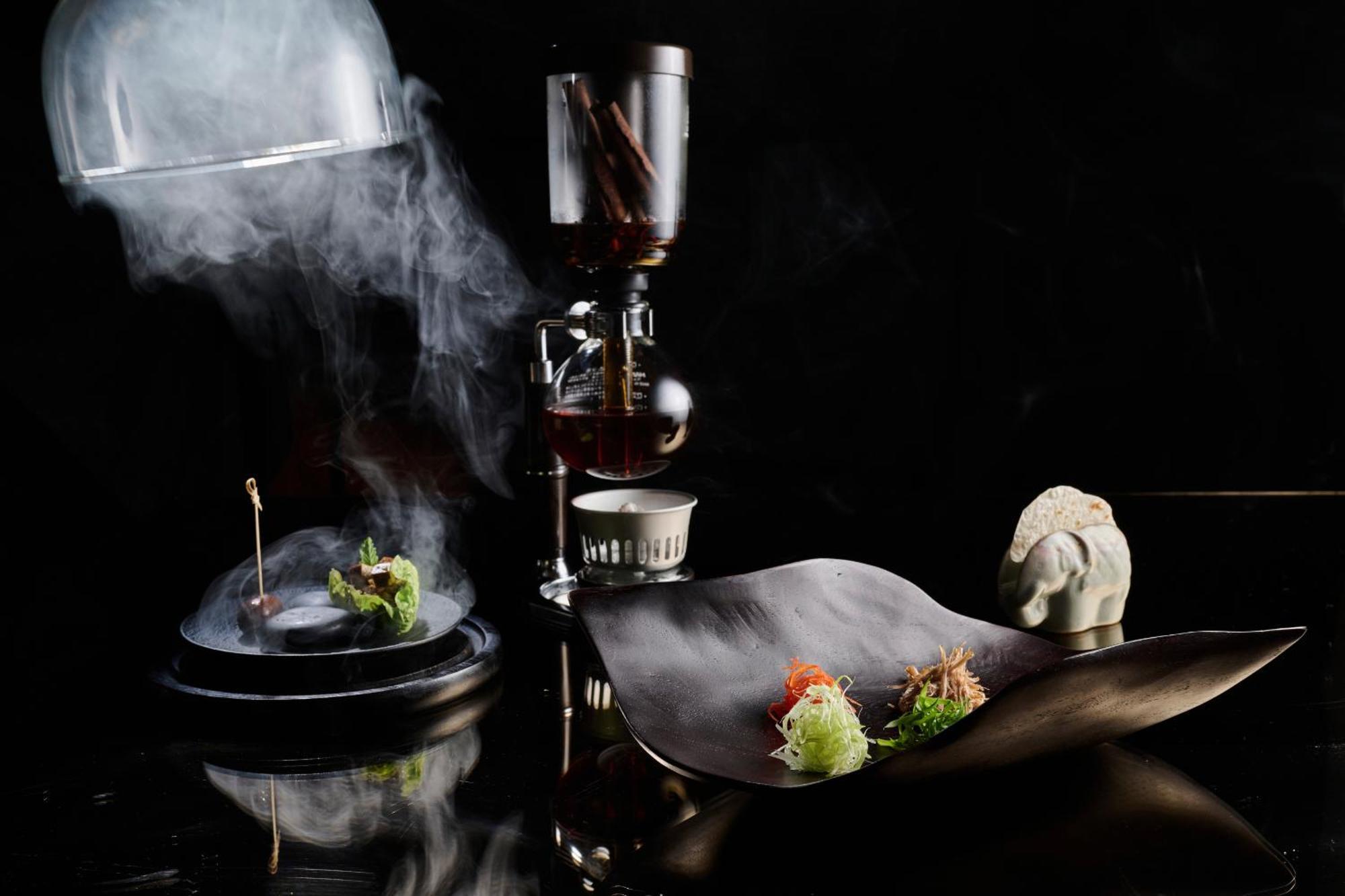 Siam Kempinski Hotel Bangkok Kültér fotó A siphon coffee